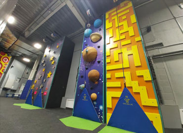 Kids on modular climbing walls
