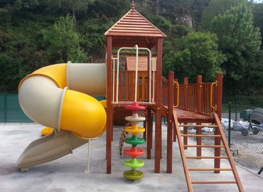 Outdoor commercial play structure installation complete
