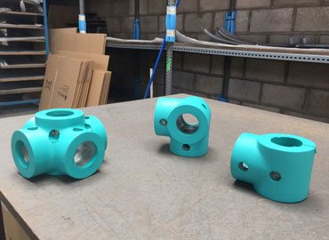 Powder-coated connectors coloured blue